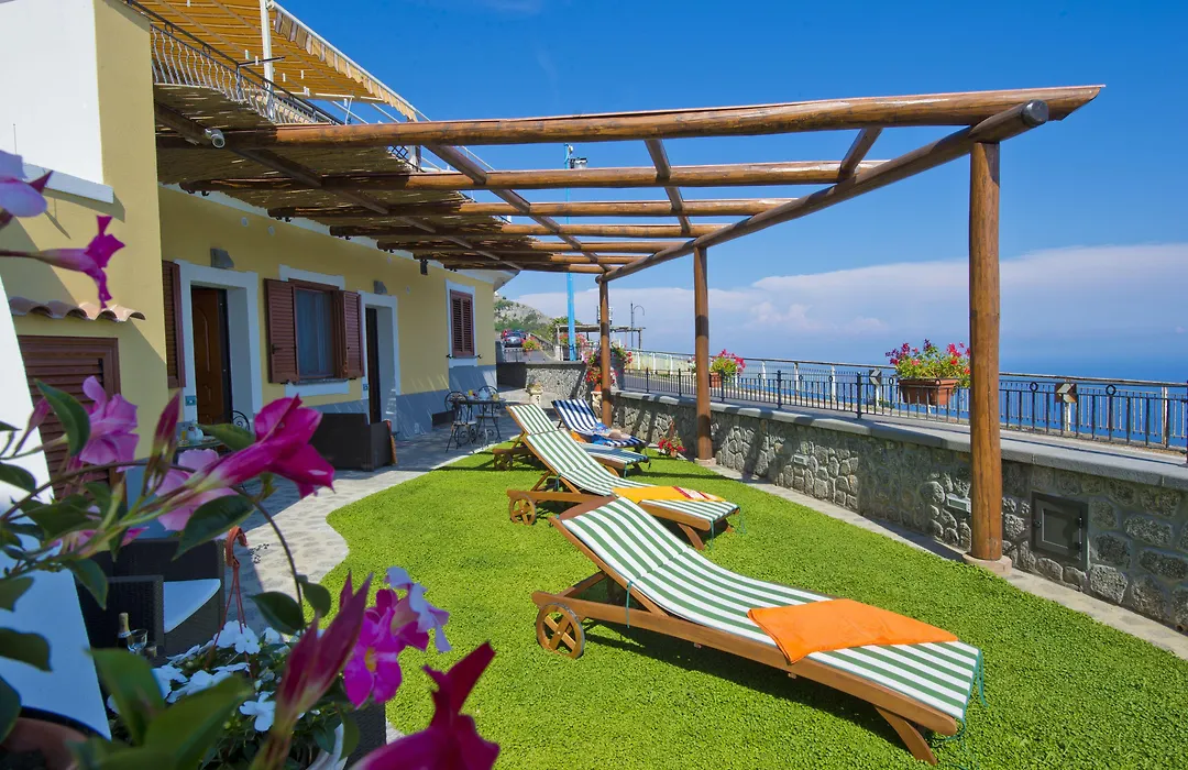 La Mela Blu-1